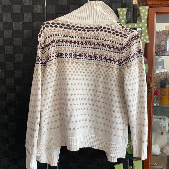 Sweater. - Picture 2 of 2